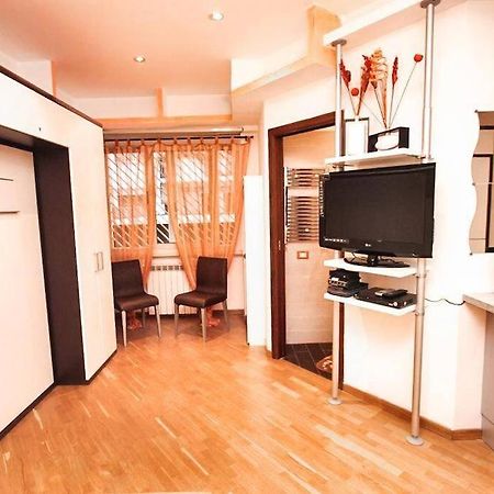 Petite Home In Rome Extérieur photo