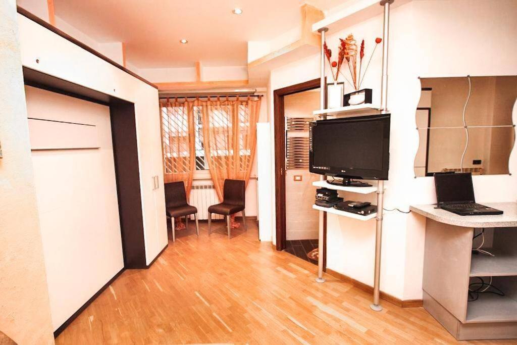 Petite Home In Rome Extérieur photo