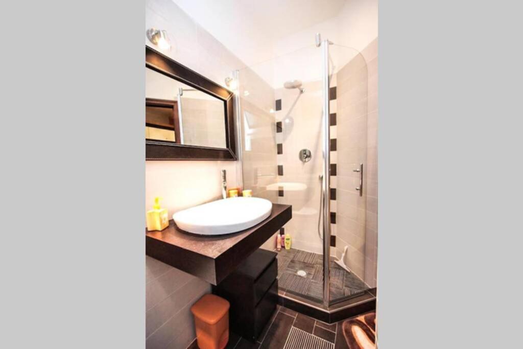Petite Home In Rome Extérieur photo