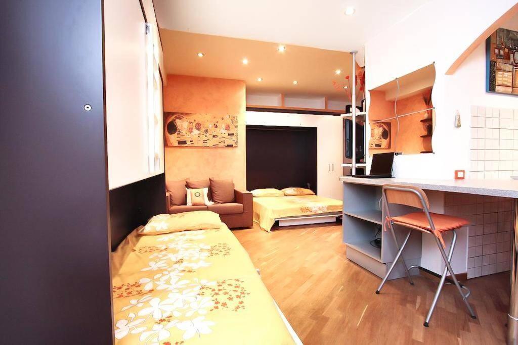 Petite Home In Rome Extérieur photo